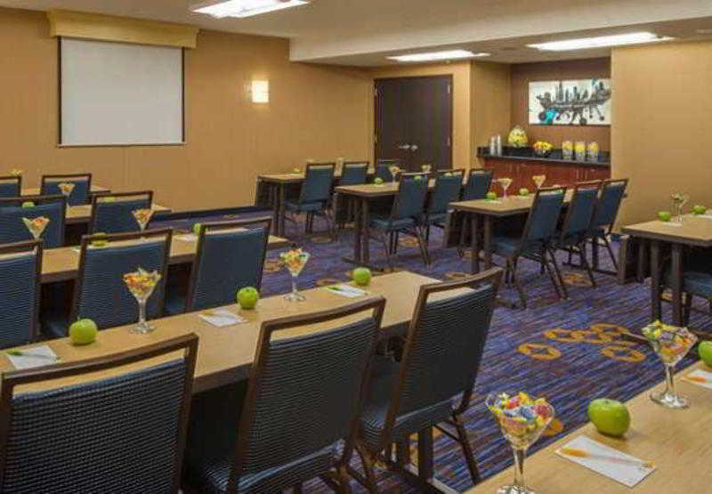 Courtyard Dallas Addison Midway Екстер'єр фото