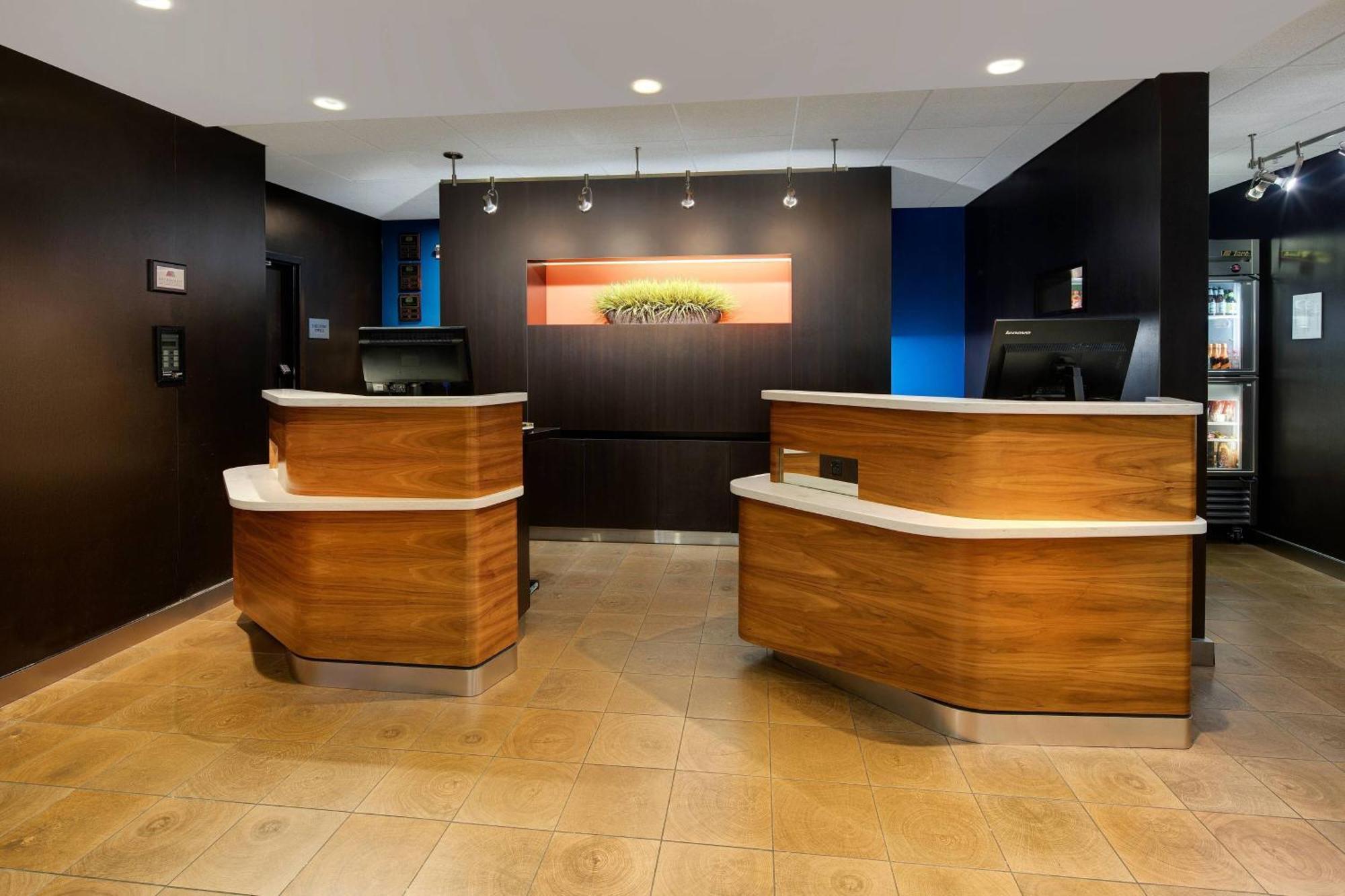Courtyard Dallas Addison Midway Екстер'єр фото