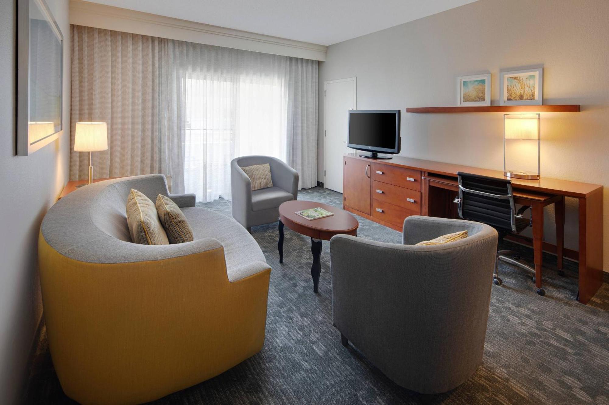 Courtyard Dallas Addison Midway Екстер'єр фото