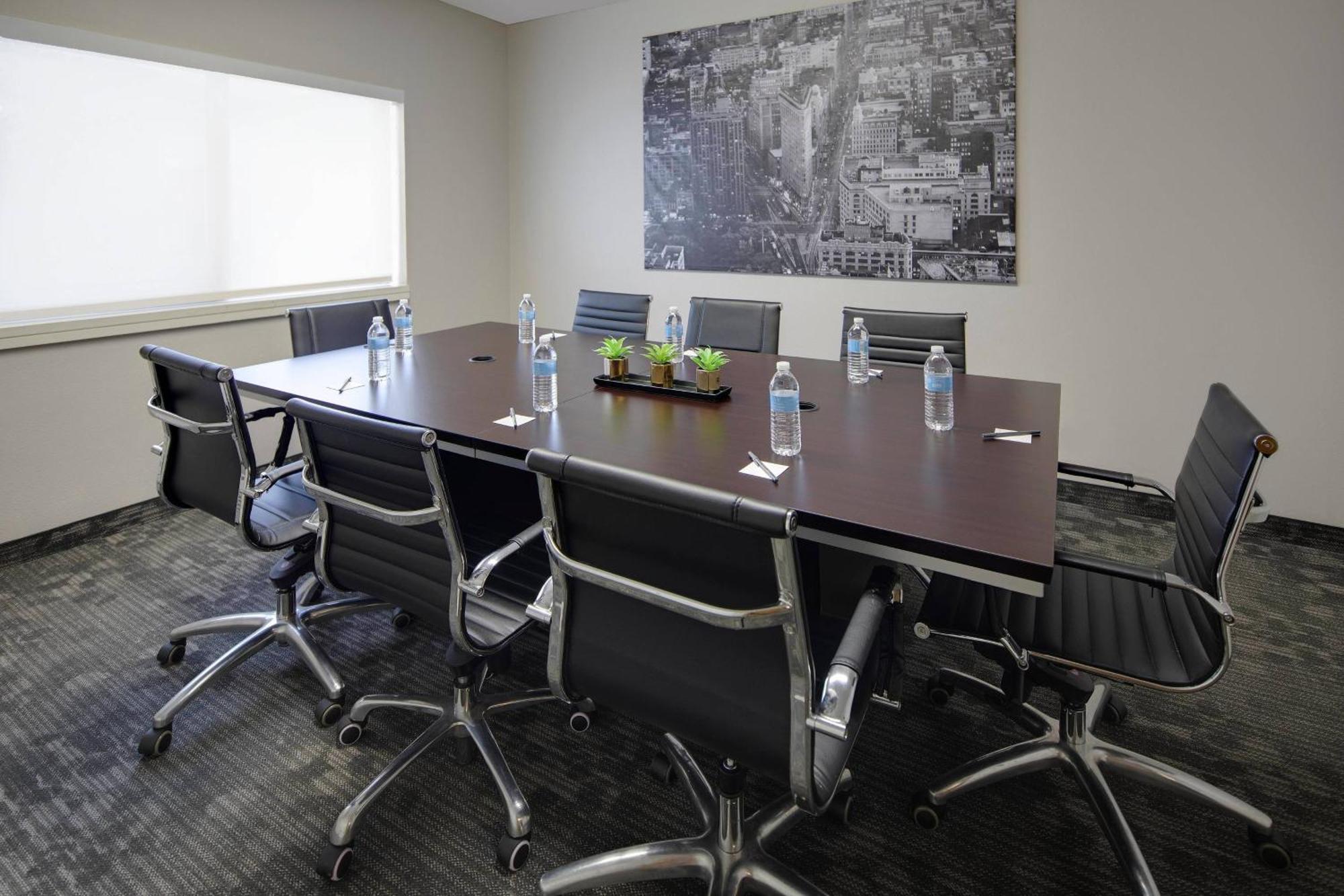 Courtyard Dallas Addison Midway Екстер'єр фото