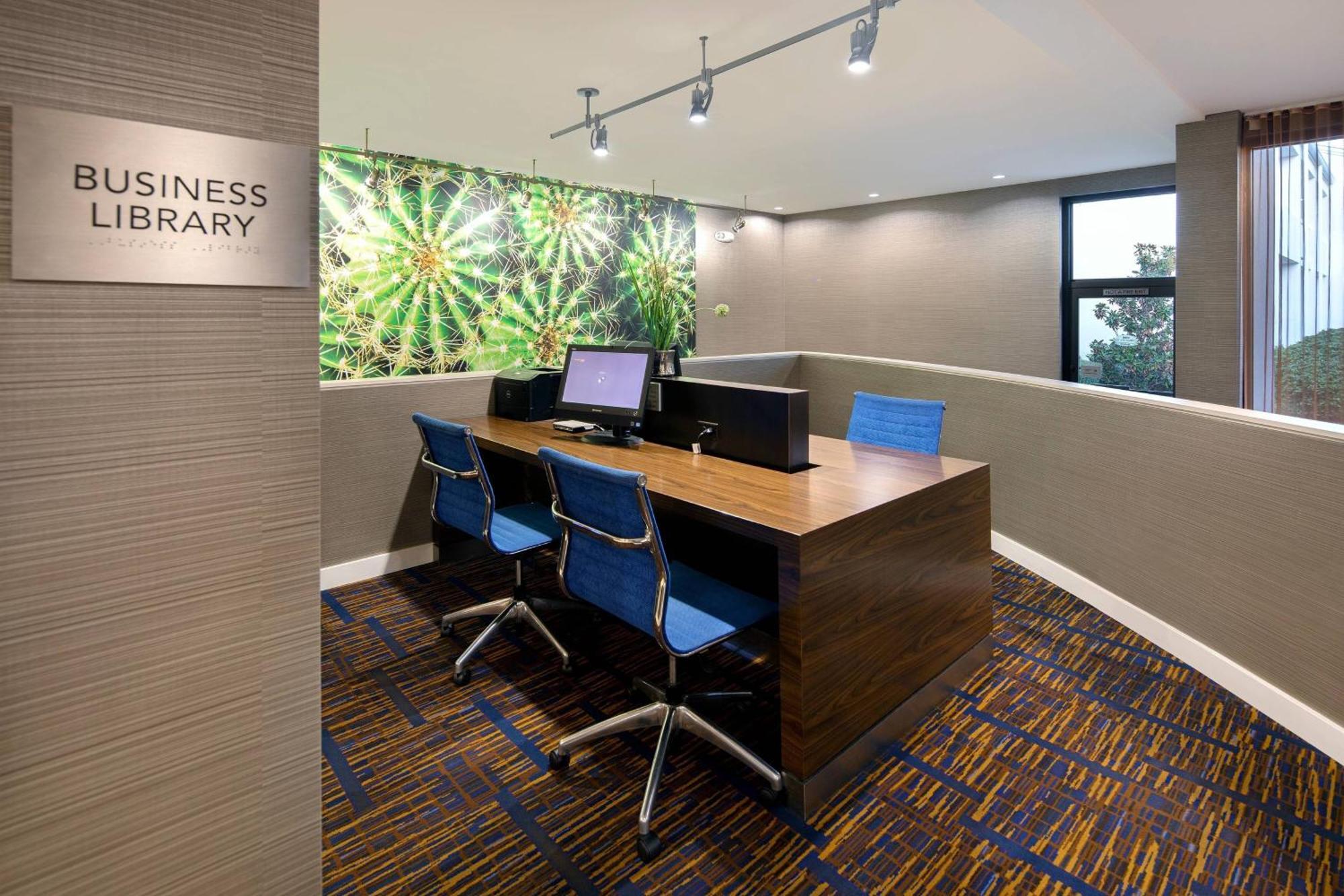 Courtyard Dallas Addison Midway Екстер'єр фото