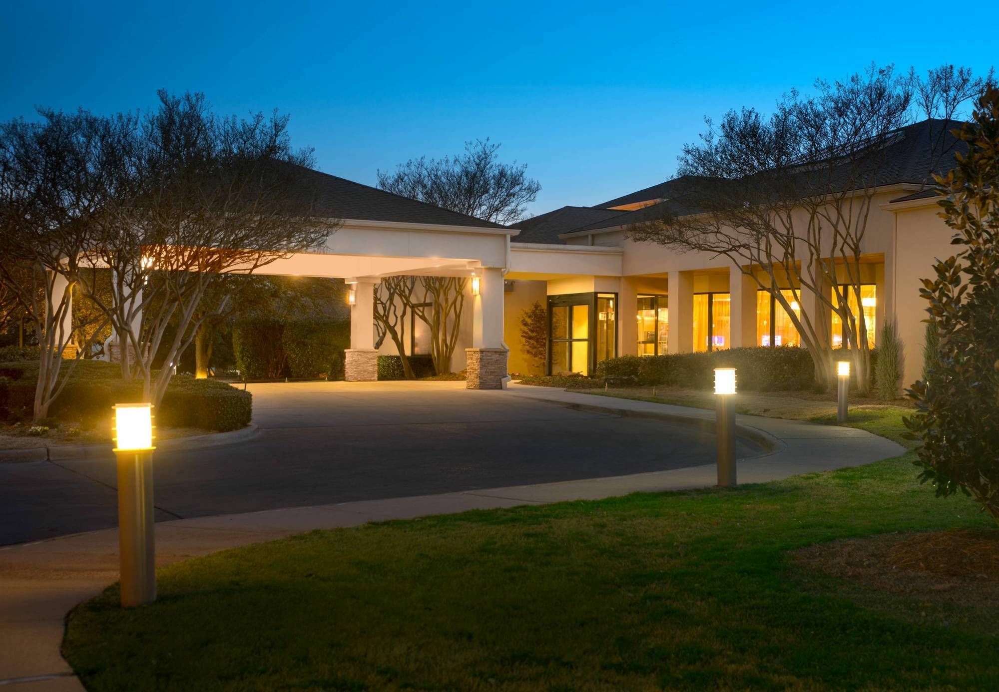 Courtyard Dallas Addison Midway Екстер'єр фото